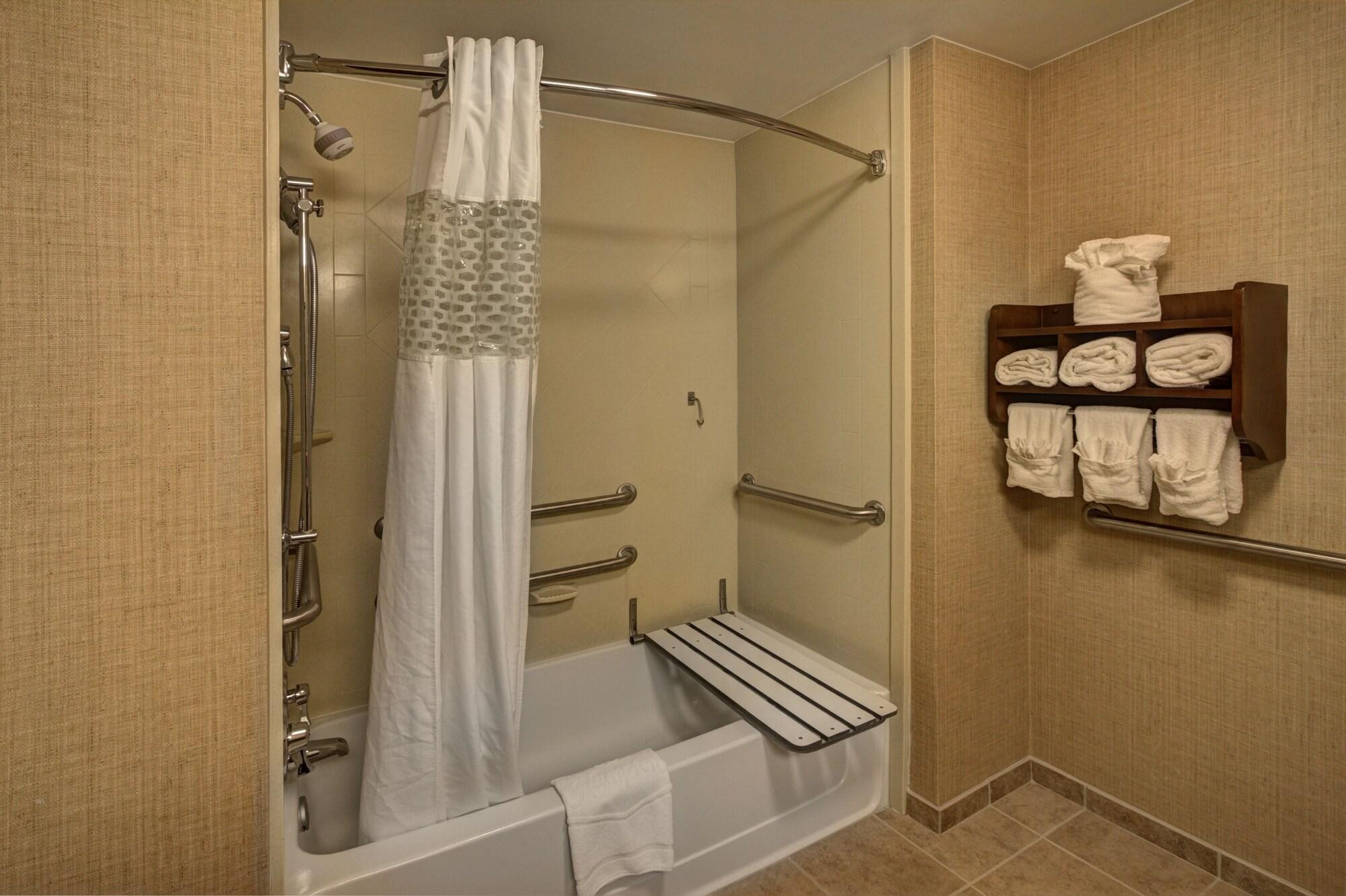 Hampton Tavares Leesburg